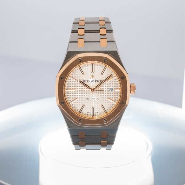 Audemars Piguet Royal Oak 15400SR.OO.1220SR.01